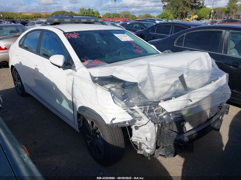 2023 Kia Forte Lxs white sedan gasoline 3KPF24AD6PE605493 photo #1