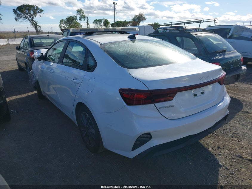 2023 Kia Forte Lxs white sedan gasoline 3KPF24AD6PE605493 photo #4