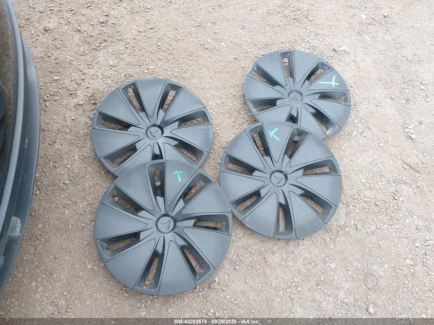 2025 Tesla Model 3 Long Range All-Wheel Drive VIN: 5YJ3E1EB3SF881960 Lot: 43282679