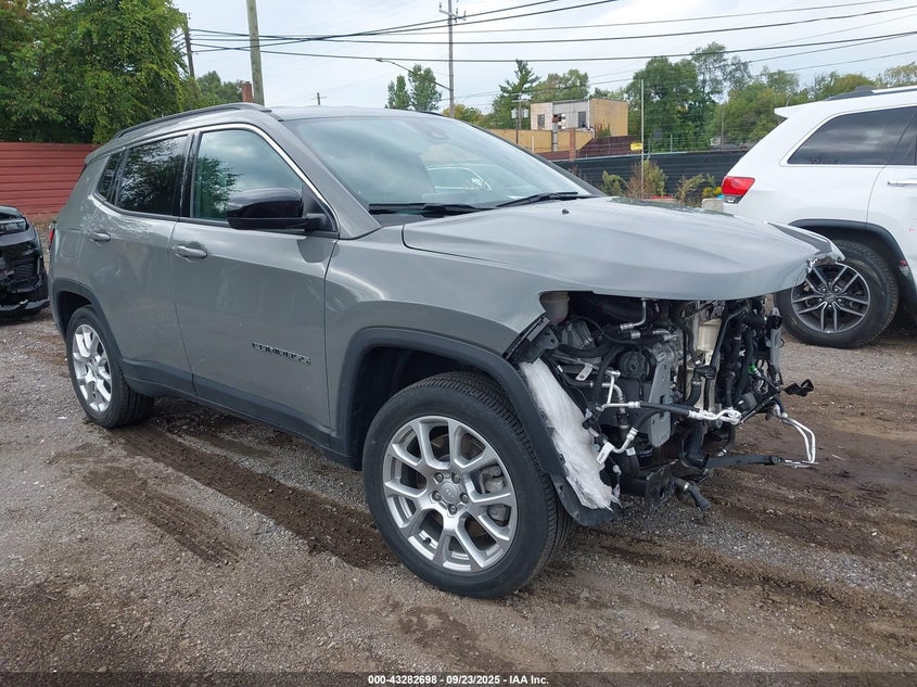 JEEP COMPASS LATITUDE LUX FWD