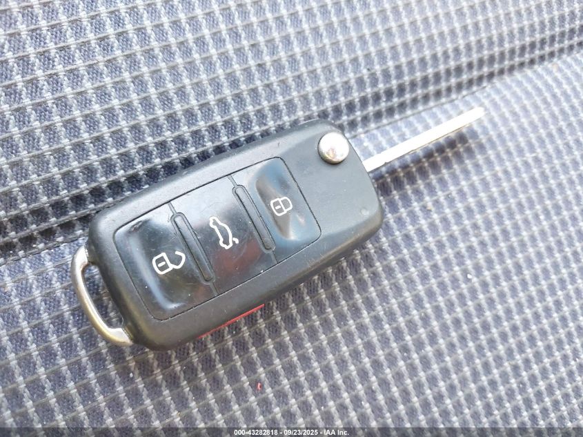 2013 Volkswagen Golf 2.0L Tdi 4-Door VIN: WVWDM7AJ9DW128309 Lot: 43282818