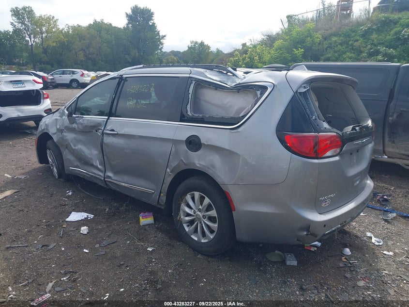 2019 Chrysler Pacifica Touring L silver van flexible 2C4RC1BG0KR561600 photo #4