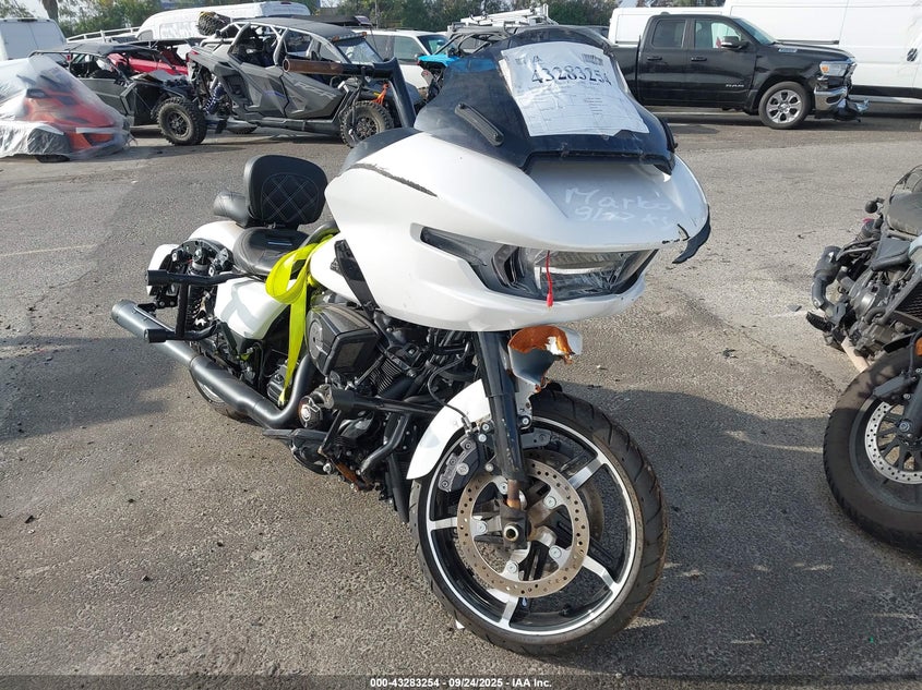 2025 Harley-Davidson Fltrx white null gasoline 1HD1KH718SB605823 photo #1