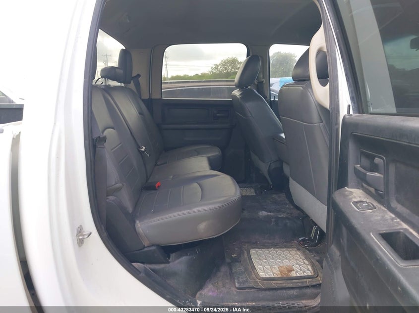 2018 Ram 2500 Tradesman 4X4 8' Box VIN: 3C6UR5HL6JG261012 Lot: 43283470