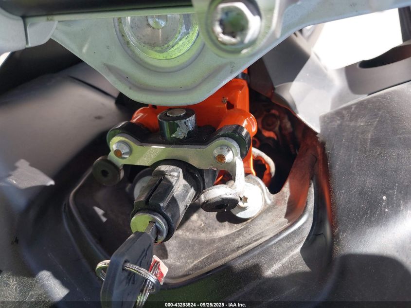 2014 Ktm 690 Duke VIN: VBKLDT406EM761157 Lot: 43283524