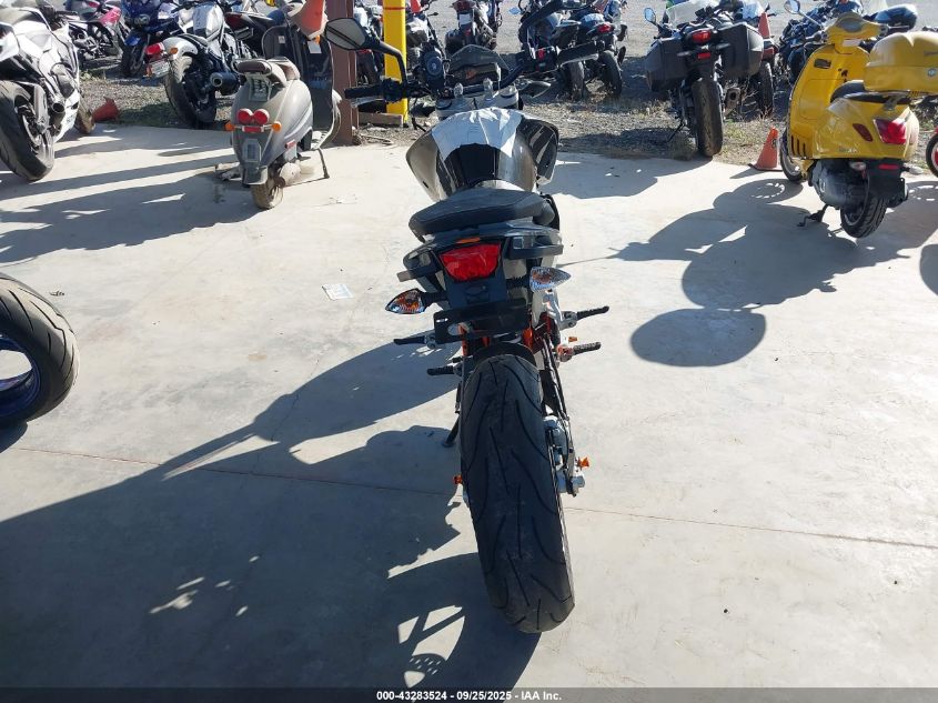 2014 Ktm 690 Duke VIN: VBKLDT406EM761157 Lot: 43283524