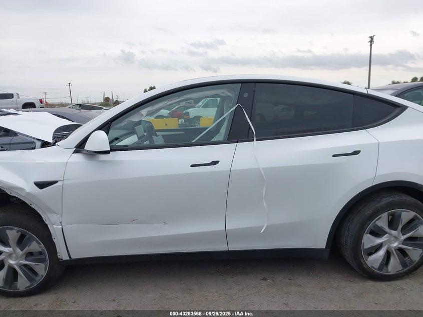 2023 Tesla Model Y Awd/Long Range Dual Motor All-Wheel Drive VIN: 7SAYGDEE7PF633166 Lot: 43283568
