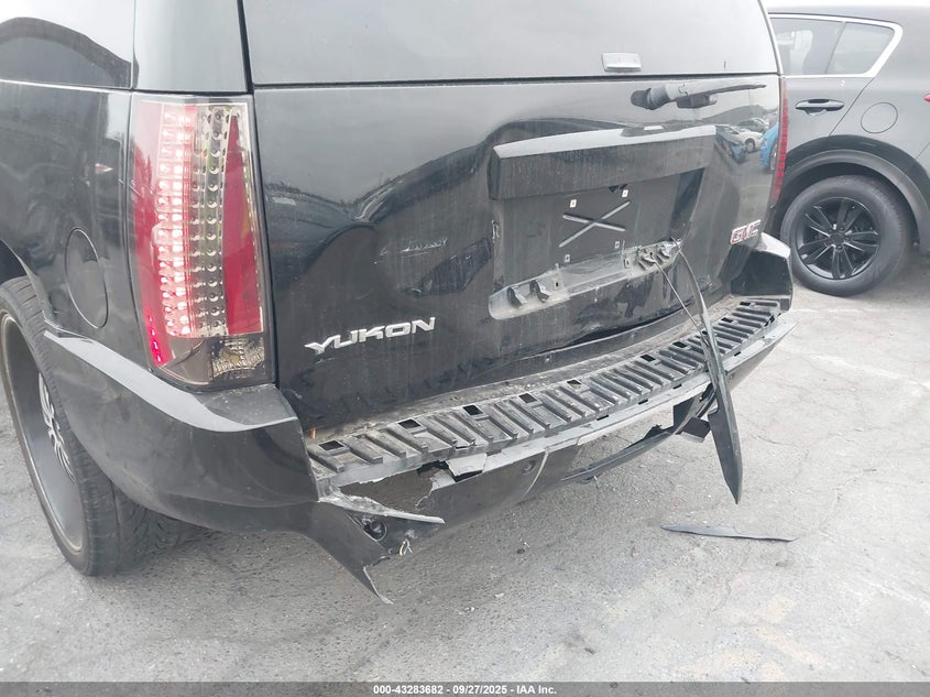 2008 GMC Yukon Denali VIN: 1GKEC638X8J158485 Lot: 43283682