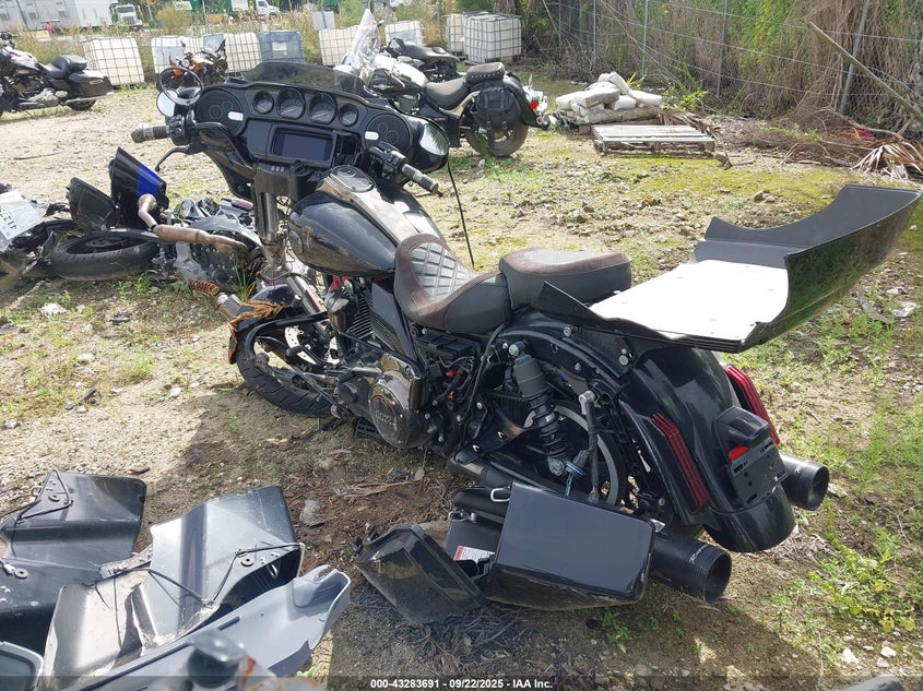 2022 HARLEY-DAVIDSON FLHXSE - 1HD1PXL10NB951449