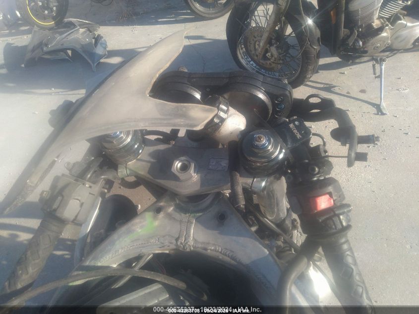 2001 Kawasaki Zx600 J1 VIN: JKAZX4J111A038618 Lot: 43283708