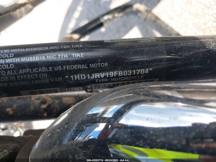 2015 Harley-Davidson Fls Softail Slim VIN: 1HD1JRV19FB031704 Lot: 43283774