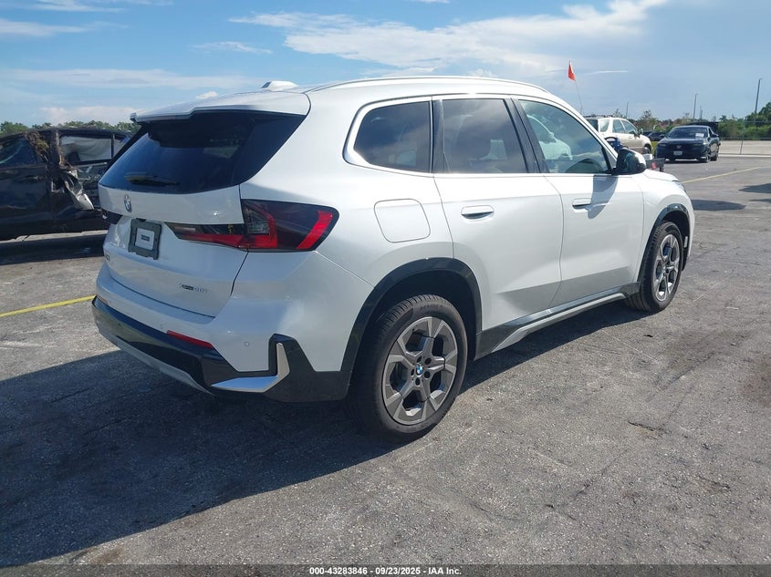 VIN WBX73EF05S5223119 2025 BMW X1 XDRIVE28I