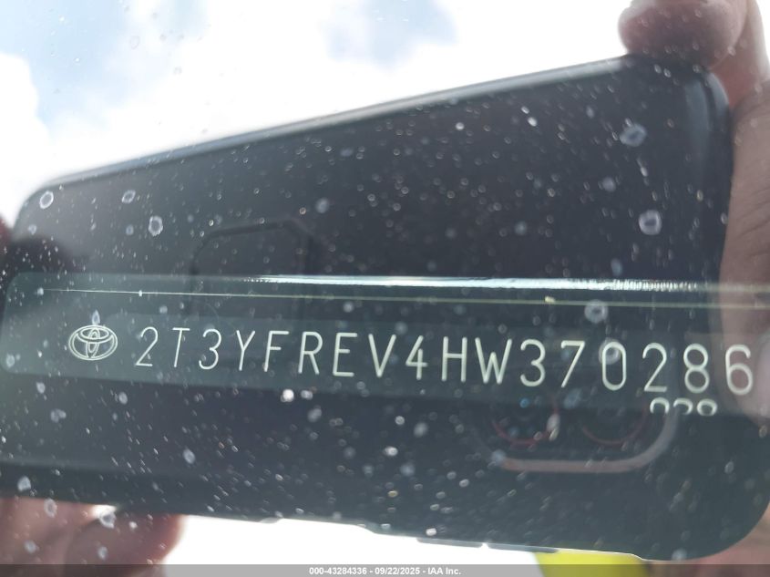 2017 Toyota Rav4 Platinum VIN: 2T3YFREV4HW370286 Lot: 43284336