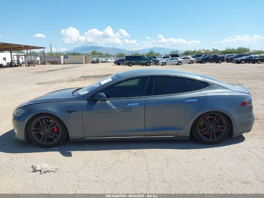 2013 Tesla Model S VIN: 5YJSA1CN5DFP05919 Lot: 43284339