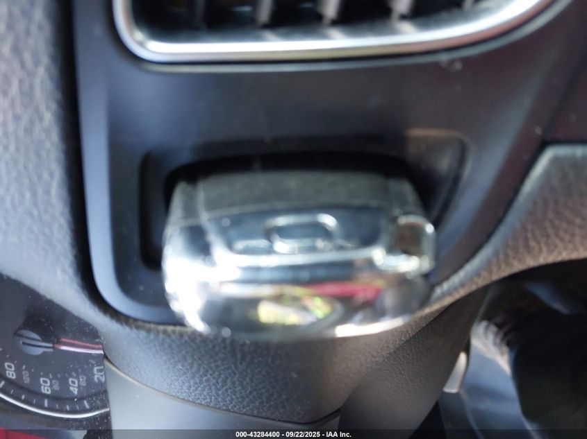 2010 Audi Q5 3.2 Premium VIN: WA1LKAFPXAA040738 Lot: 43284400