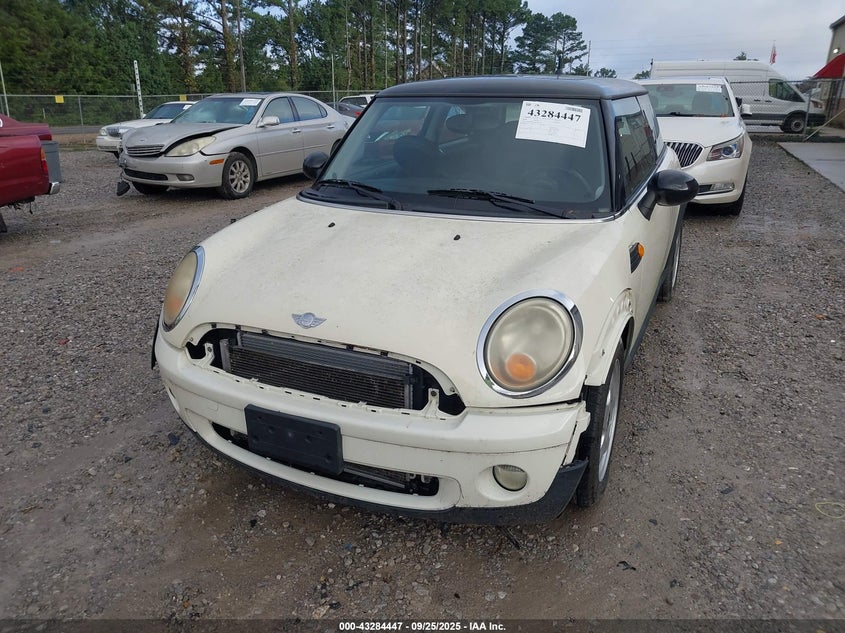 2008 Mini Cooper VIN: WMWMF33558TT64253 Lot: 43284447