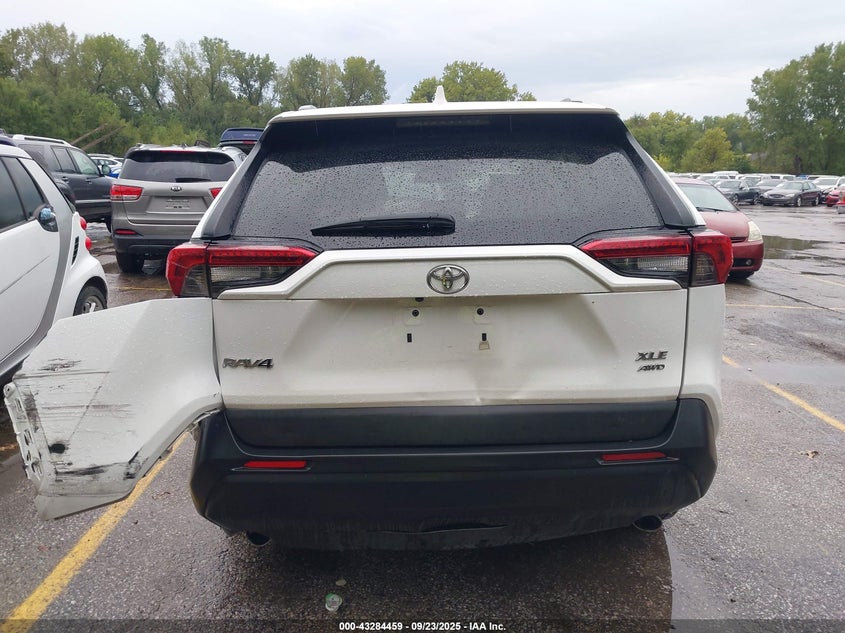 2021 TOYOTA RAV4 XLE - 2T3P1RFV5MW157706