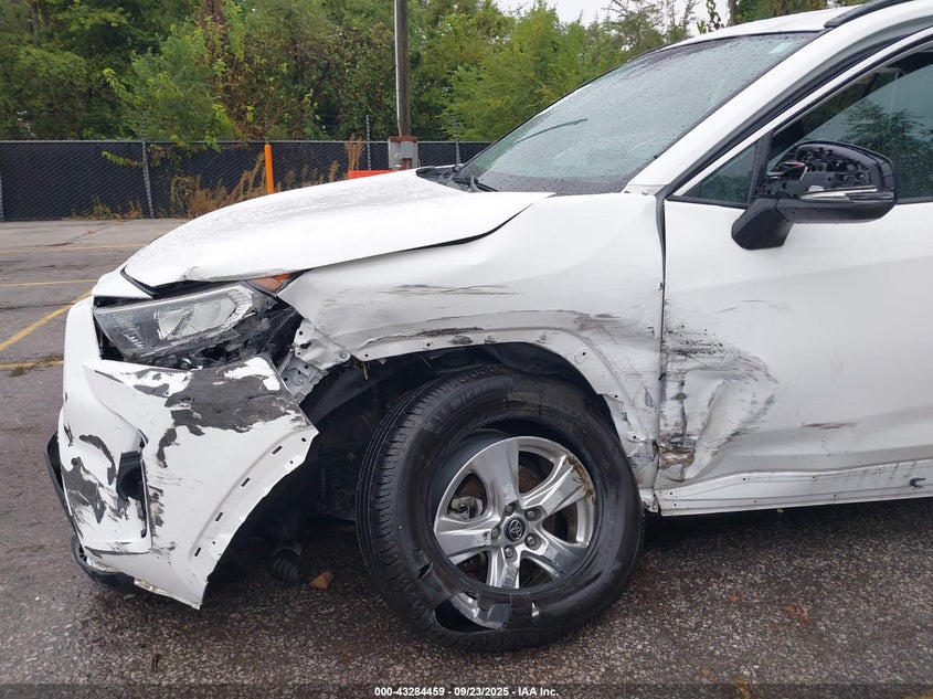 2021 TOYOTA RAV4 XLE - 2T3P1RFV5MW157706