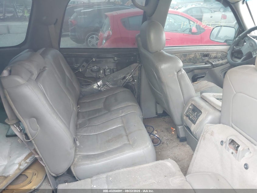 2003 Chevrolet Tahoe Lt VIN: 1GNEK13Z63R200940 Lot: 43284591