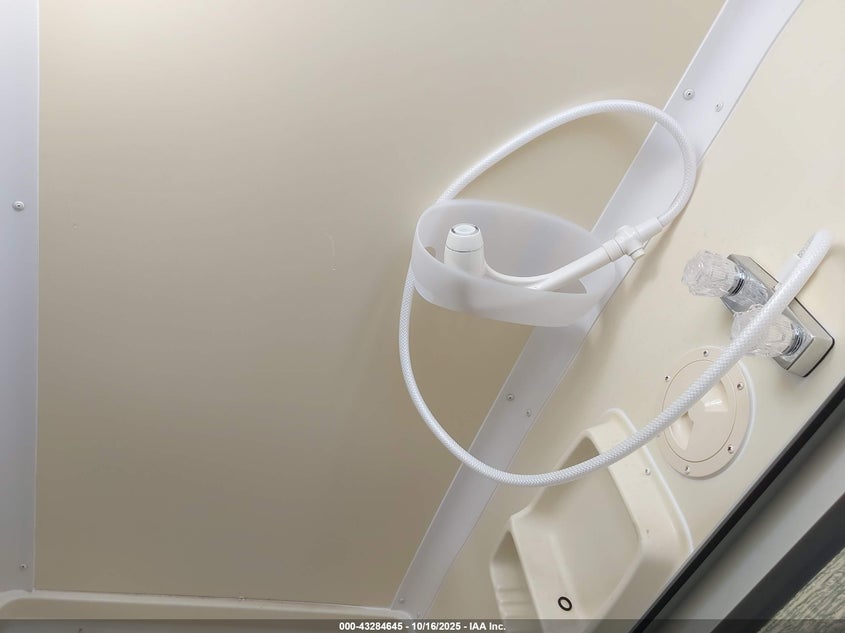 2006 Ford E-450 Cutaway VIN: 1FDXE45S36DA34898 Lot: 43284645