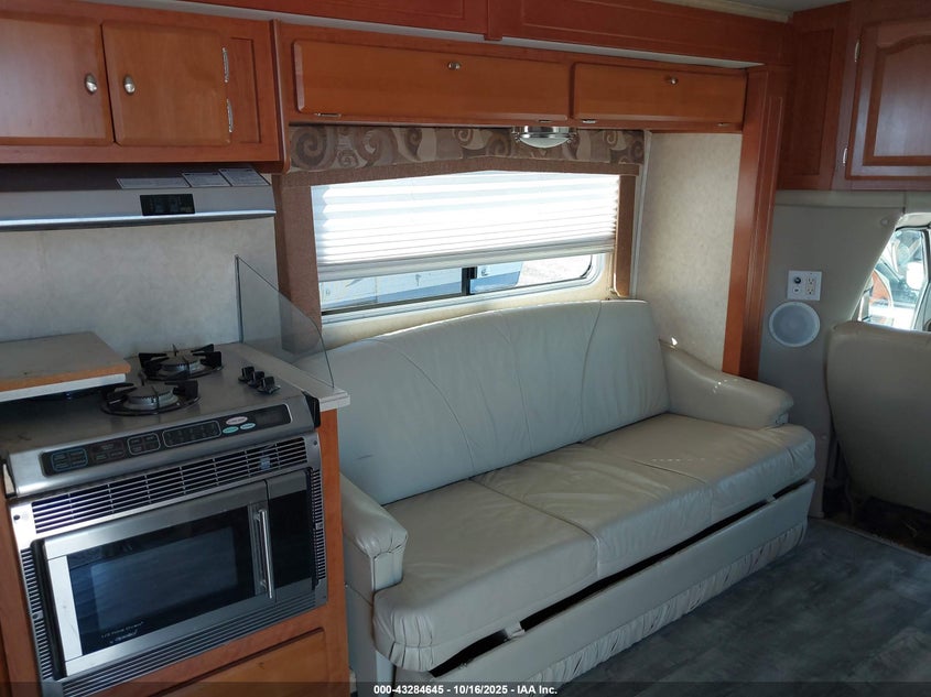 2006 Ford E-450 Cutaway VIN: 1FDXE45S36DA34898 Lot: 43284645