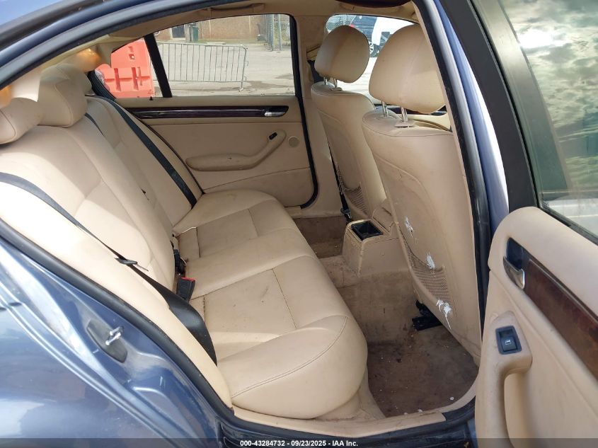 2005 BMW 325I VIN: WBAEV33405KX11374 Lot: 43284732