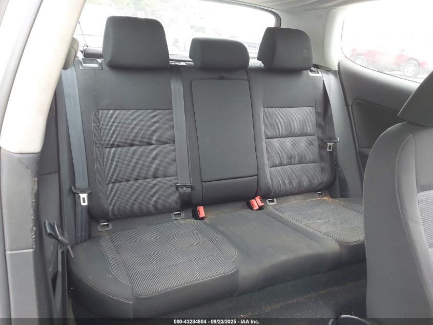 2011 Volkswagen Golf 2.5L 2-Door VIN: WVWAB7AJ5BW255502 Lot: 43284804