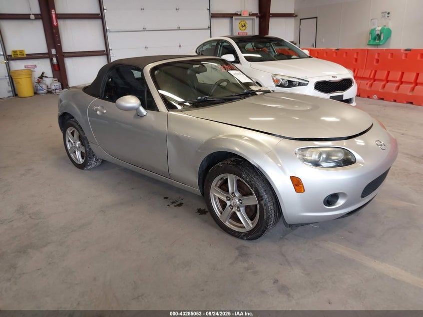 JM1NC25F960105649 2006 Mazda Mx-5 auction photo 1