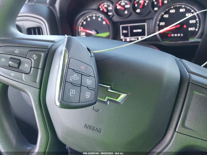 2022 CHEVROLET SILVERADO 1500 4WD  SHORT BED CUSTOM - 1GCPDBEK3NZ506563