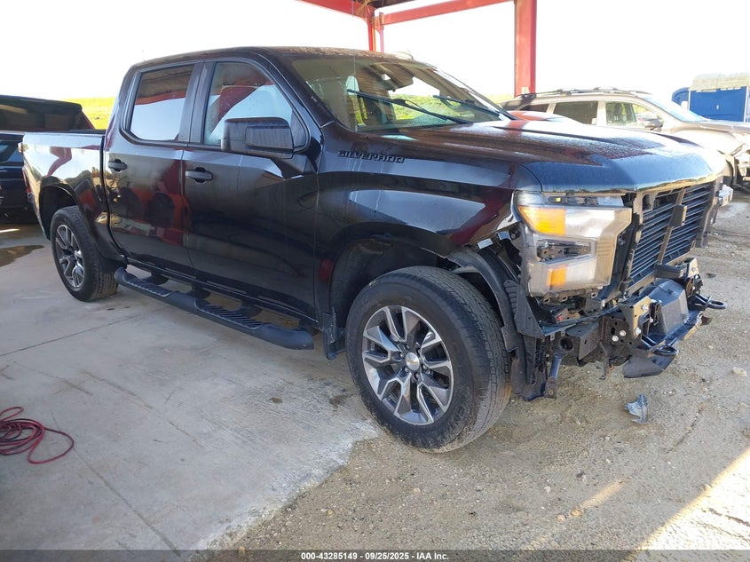 2022 CHEVROLET SILVERADO 1500 4WD  SHORT BED CUSTOM - 1GCPDBEK3NZ506563