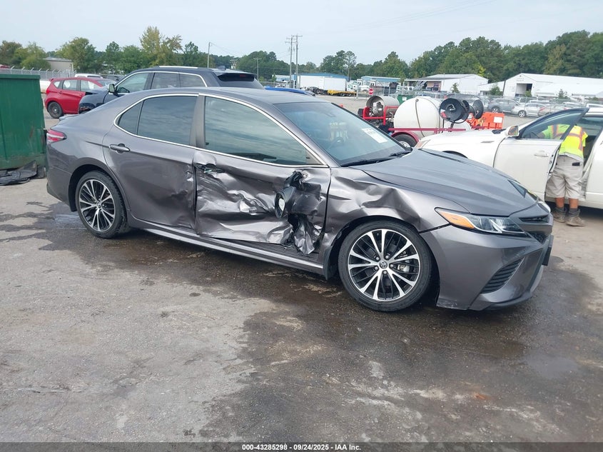 2018 TOYOTA CAMRY SE - 4T1B11HK3JU045411