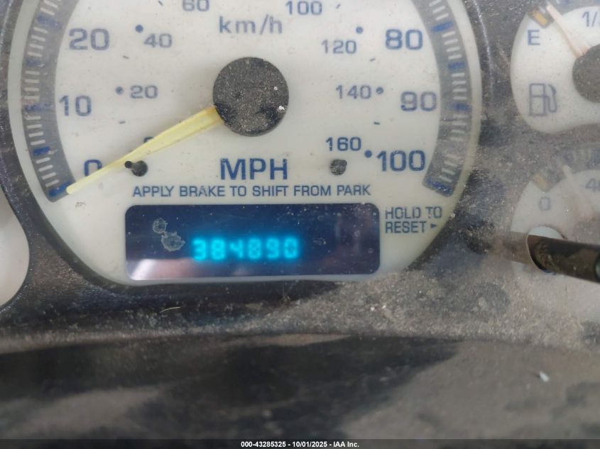 2000 Chevrolet Silverado 2500 Ls VIN: 1GCFC29UXYZ114064 Lot: 43285325