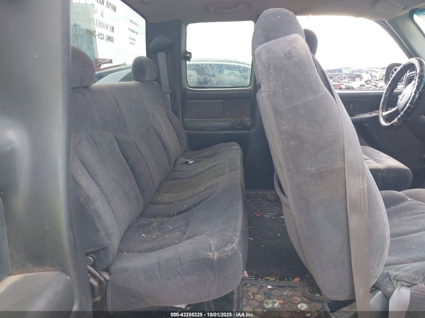 2000 Chevrolet Silverado 2500 Ls VIN: 1GCFC29UXYZ114064 Lot: 43285325