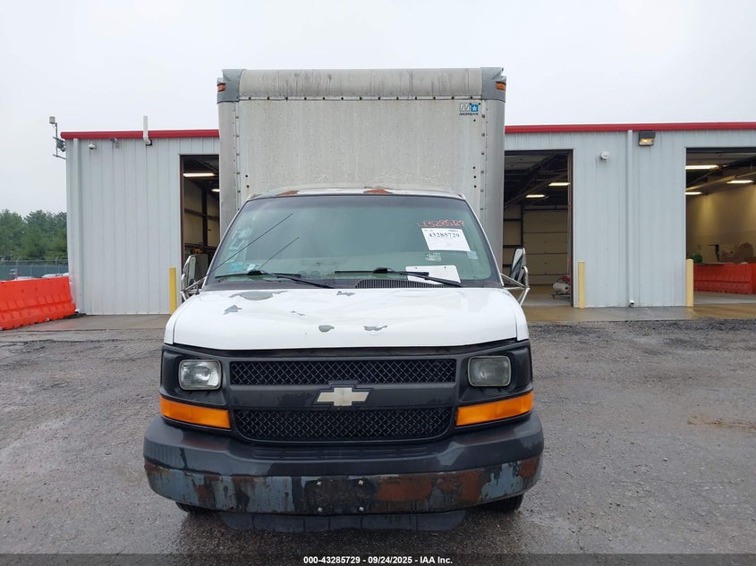 2004 Chevrolet Express Cutaway Base W/C7L/C7N VIN: 1GBJG31UX41201069 Lot: 43285729