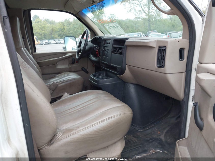 2004 Chevrolet Express Cutaway Base W/C7L/C7N VIN: 1GBJG31UX41201069 Lot: 43285729