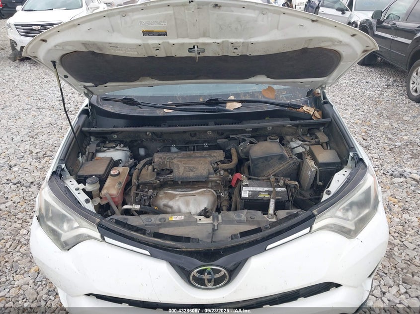 2018 TOYOTA RAV4 LE - JTMZFREV6JJ739965