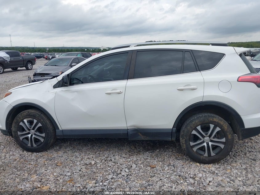 2018 TOYOTA RAV4 LE - JTMZFREV6JJ739965
