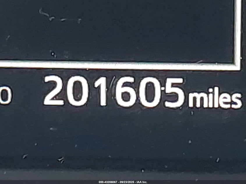 2018 TOYOTA RAV4 LE - JTMZFREV6JJ739965