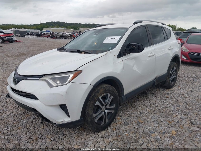 2018 TOYOTA RAV4 LE - JTMZFREV6JJ739965