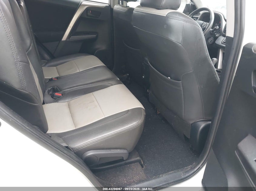 2018 TOYOTA RAV4 LE - JTMZFREV6JJ739965