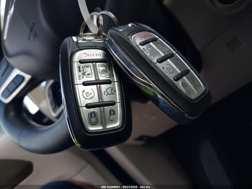 2019 Chrysler Pacifica Touring Plus VIN: 2C4RC1FG4KR737915 Lot: 43286081