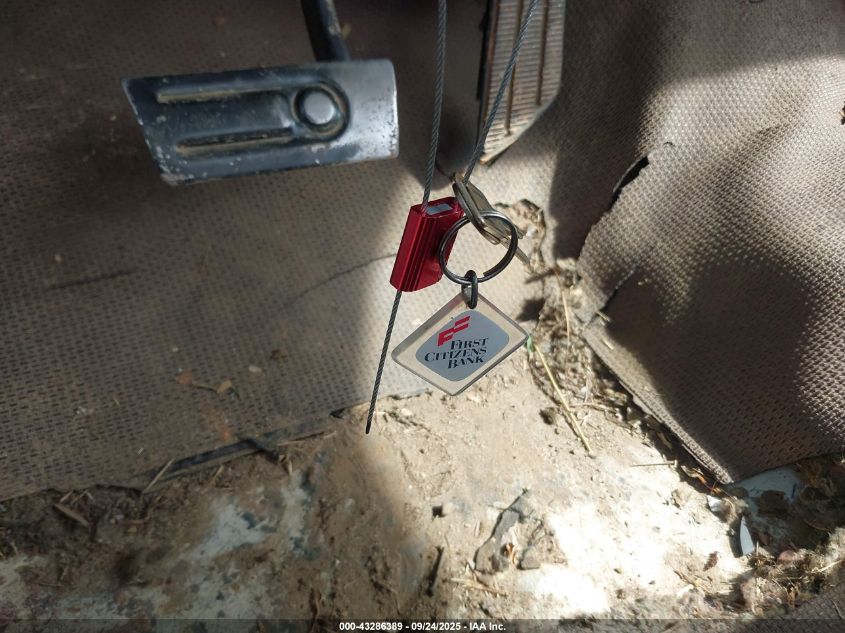 1984 Chevrolet C10 VIN: 2GCDC14H9E1224961 Lot: 43286389