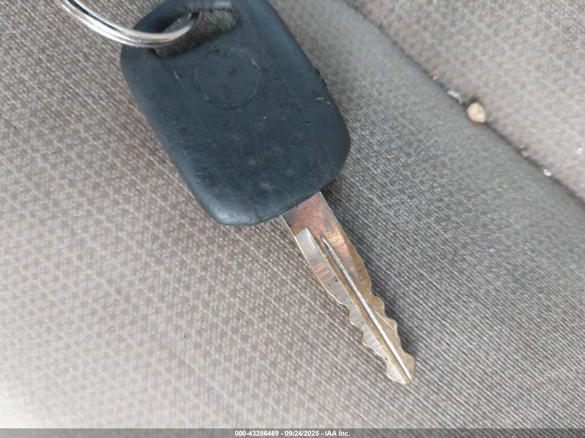 2003 Mercury Grand Marquis Gs VIN: 2MEFM74W33X669048 Lot: 43286469