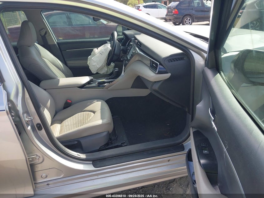 2019 TOYOTA CAMRY SE - 4T1B11HK2KU785419