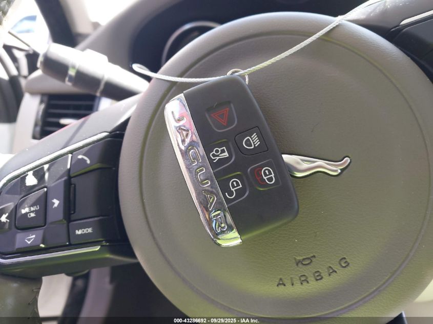 2017 Jaguar Xf 35T Premium VIN: SAJBD4BV4HCY33597 Lot: 43286692