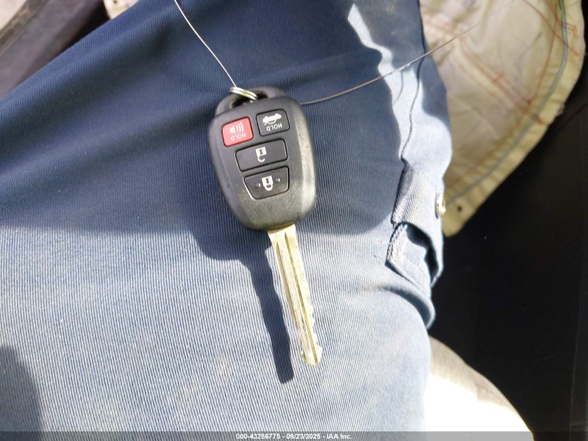 2016 Toyota Corolla Le VIN: 5YFBURHE5GP381782 Lot: 43286775