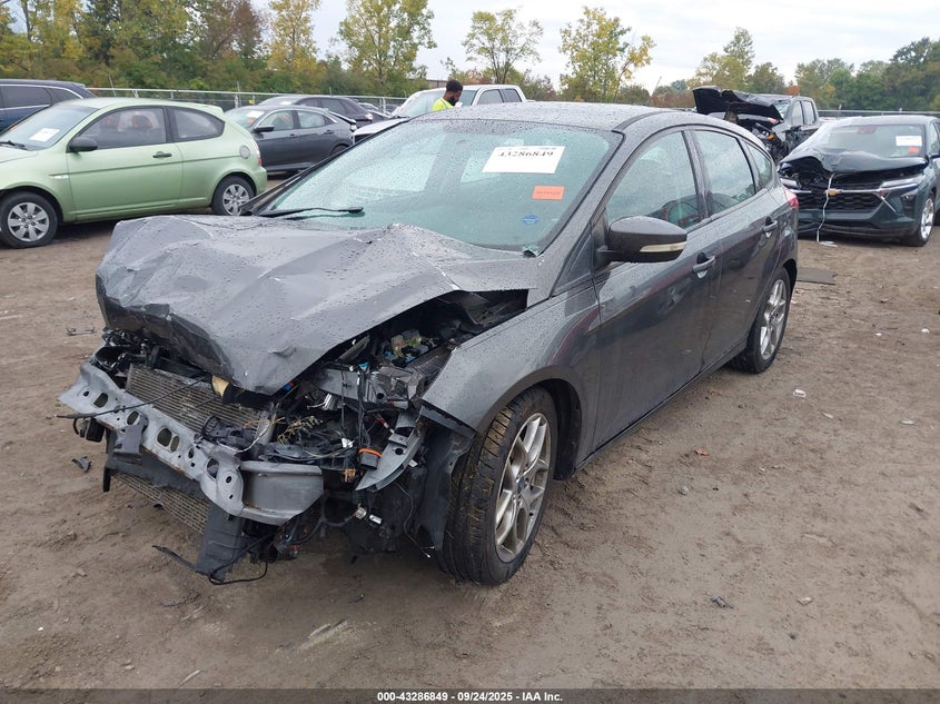 2015 FORD FOCUS SE - 1FADP3K20FL264121
