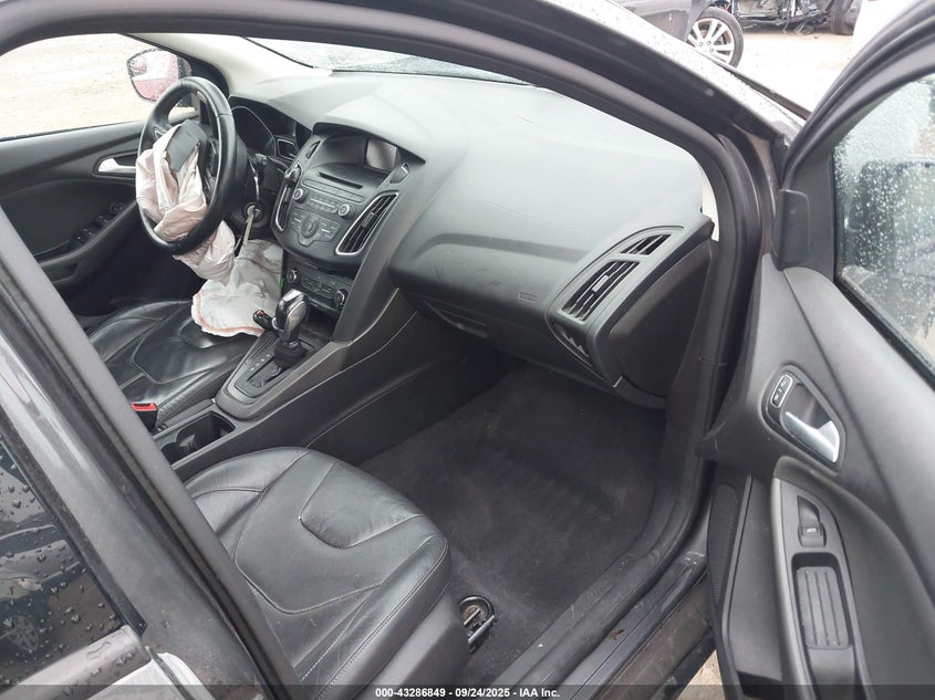 2015 FORD FOCUS SE - 1FADP3K20FL264121