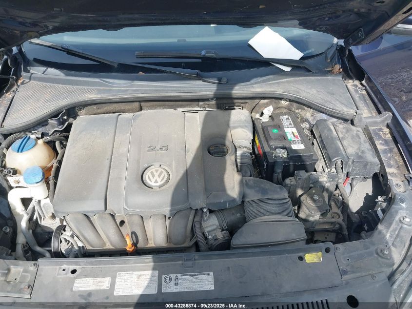 2013 Volkswagen Passat 2.5L Wolfsburg Edition VIN: 1VWAP7A32DC133734 Lot: 43286874