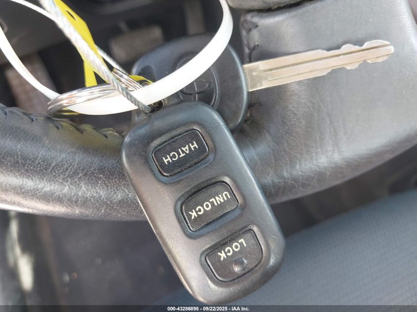 2005 Toyota Matrix Xr VIN: 2T1KR32E45C389327 Lot: 43286898